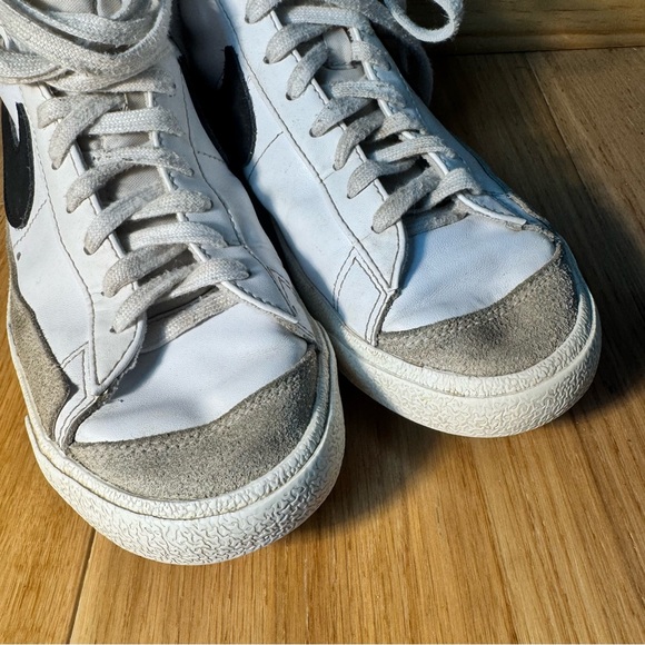 Nike Mid ‘77 Blazer in White and Black Womens size 8:5 - Picture 5 of 9